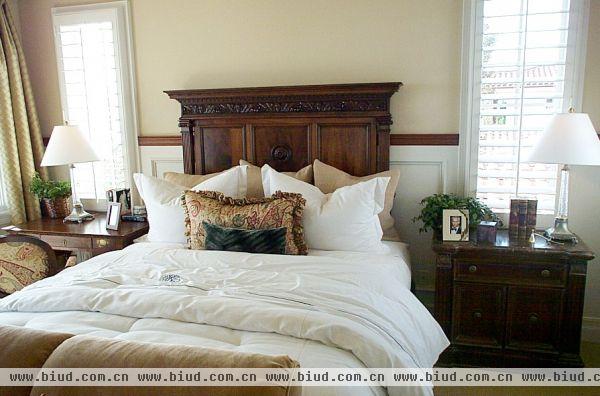 古典欧式卧室床摆放效果图片