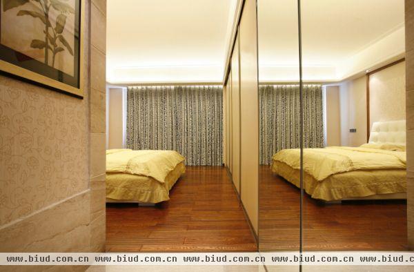 现代欧式风格装修卧室玄关设计