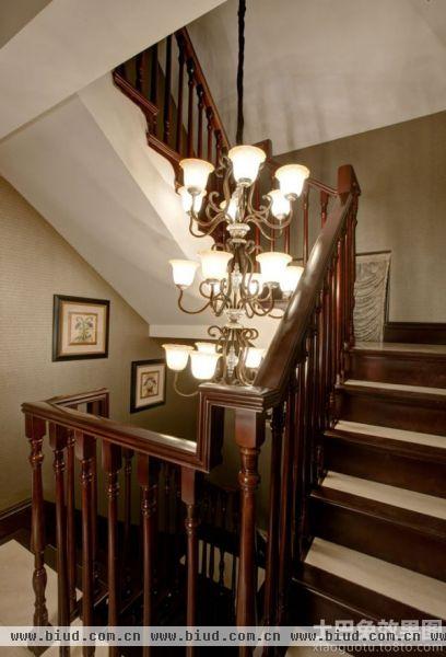 美式风格楼梯装修图片