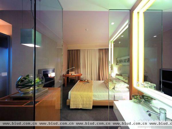 现代卧室玻璃隔断门设计图片