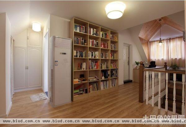 现代风格阁楼书房装修效果图片
