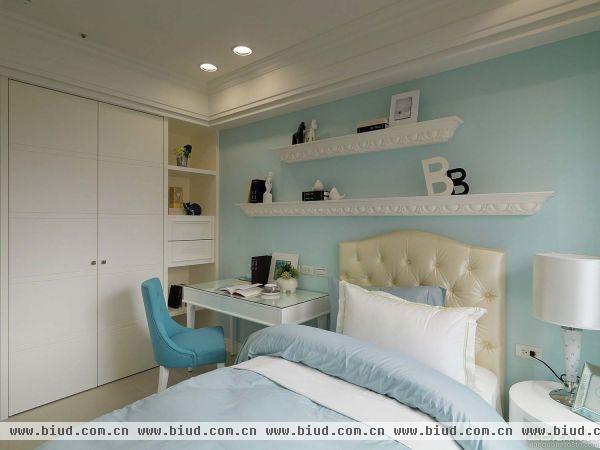 现代美式风格卧室床头设计效果图