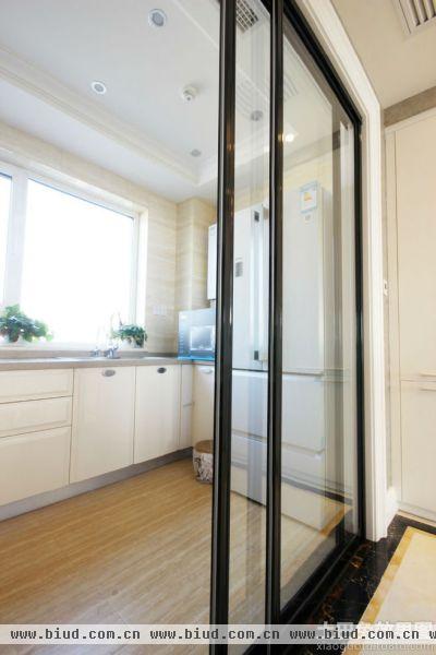现代欧式厨房玻璃移动门效果图