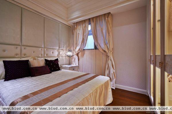现代风格设计卧室装修图片