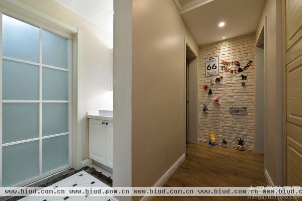 现代时尚家居卫生间隔断墙装饰图片