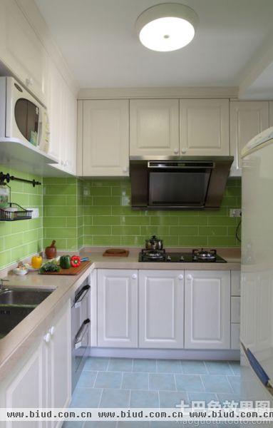 绿色瓷砖整体厨房装修效果图