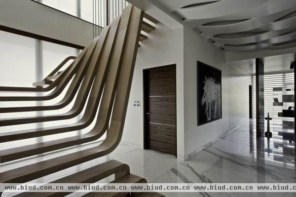 灵活楼梯设计 柔美优雅现代公寓