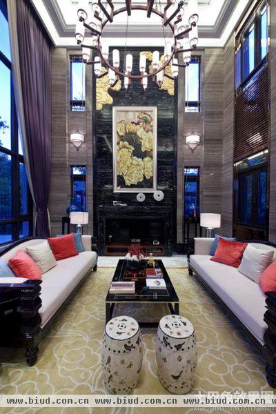 新中式风格家庭挑高客厅装修图欣赏