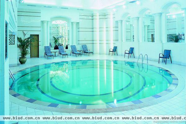 临港盛泰名人大酒店室内游泳池图片