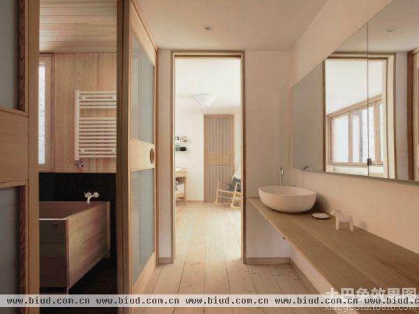 日式三居卫生间装修设计图片