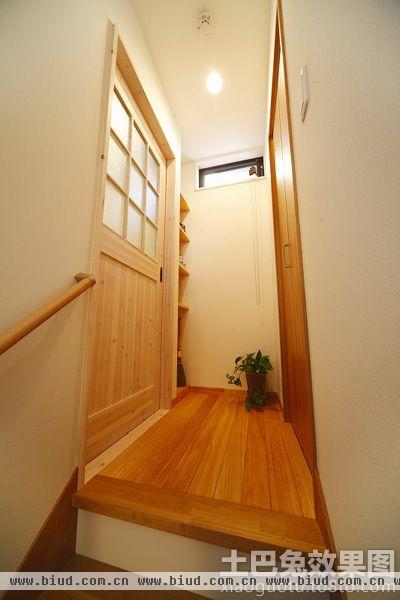 日式风格室内房间木门装修设计图片