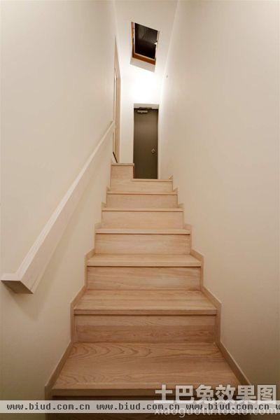 日式风格室内实木楼梯装修设计图片