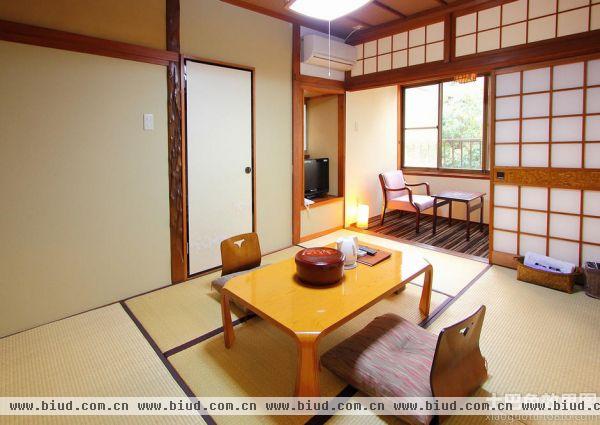 日式装修小客厅榻榻米图片