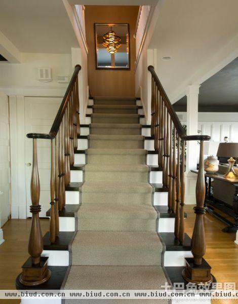 美式家装设计楼梯效果图欣赏