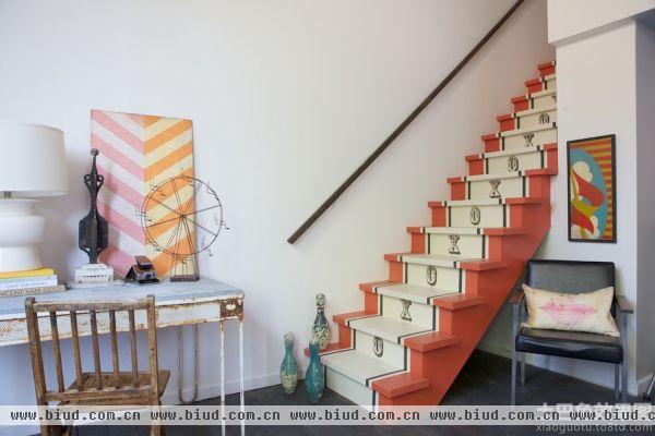 美式家装设计复式楼梯效果图欣赏
