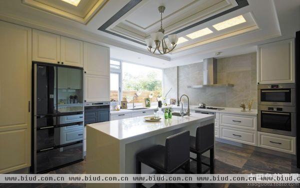 现代新古典装修厨房吊顶图片