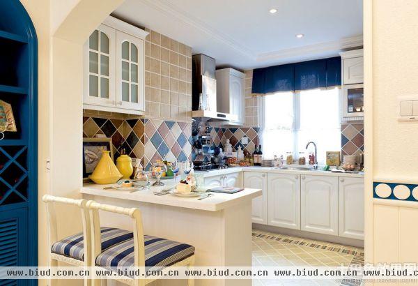 地中海风格隔断式厨房装修图片