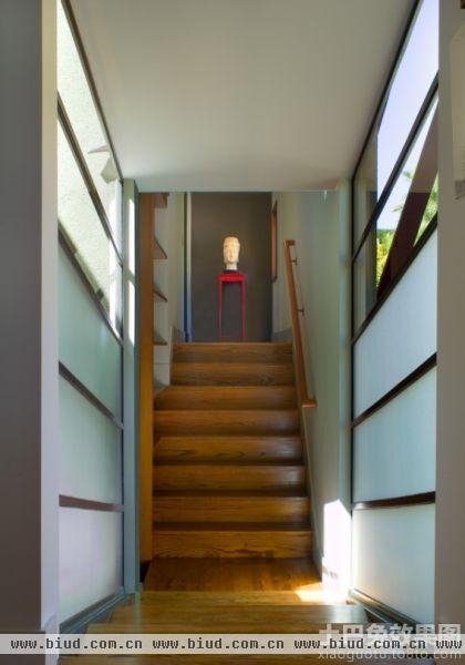 日式复式家庭实木楼梯装修图片
