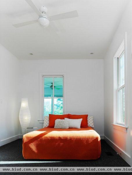2012卧室装修效果图 简约现代风格红色卧室装修效果图