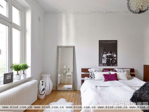 北欧风格小户型卧室穿衣镜效果图