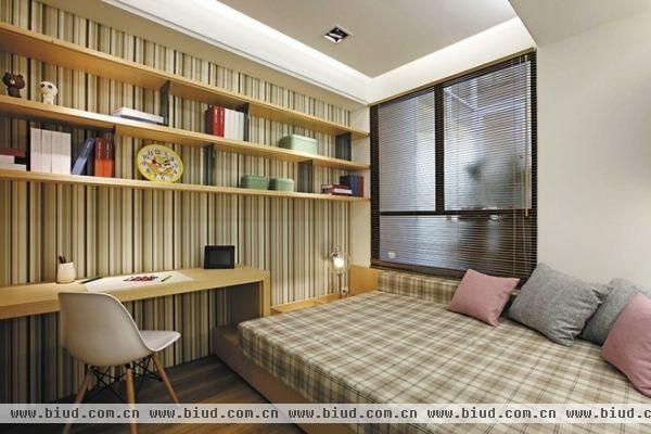 书房巧设榻榻米床与创意书架 126平现代美式温馨公寓
