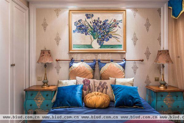 法式新古典风格卧室床头背景墙设计