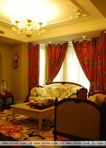 美式家装客厅红色窗帘效果图