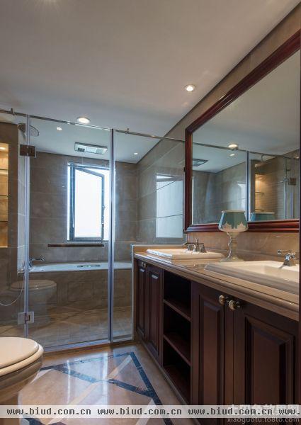 玻璃浴室整体卫生间装修效果图