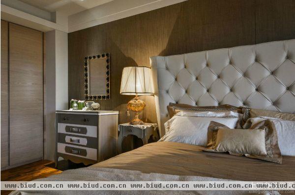 现代风格卧室床头灯饰图片