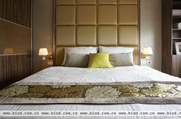 现代创意卧室床头软包背景墙图片