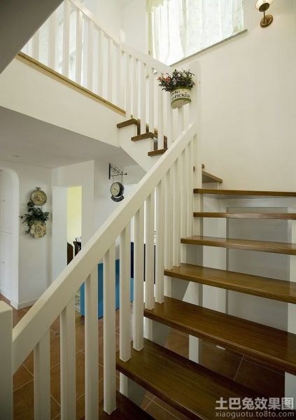 现代简约设计室内楼梯图片
