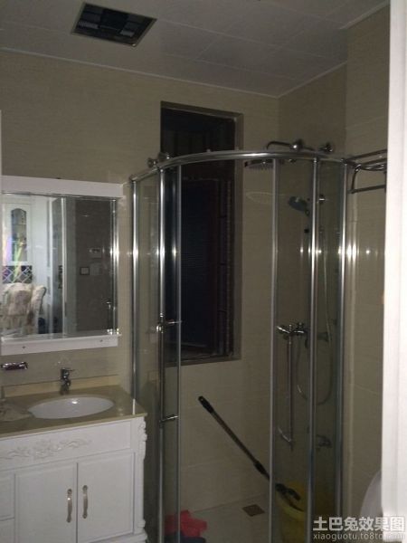 欧式家居玻璃浴室图片