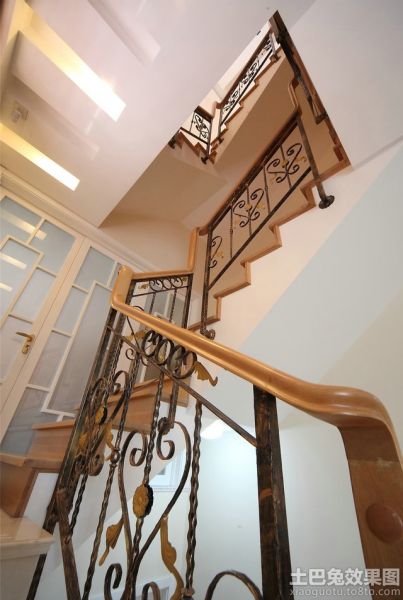 美式复式装修楼梯图片
