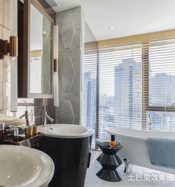 现代简约浴室百叶窗图片