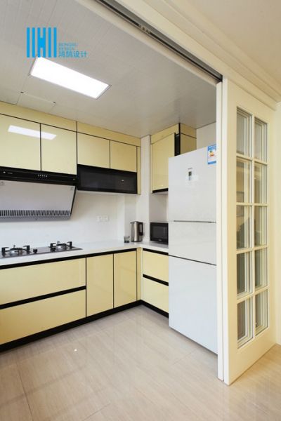 现代居家隔断式厨房装修图片
