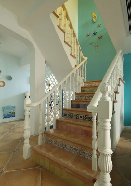 地中海别墅楼梯装修设计图片