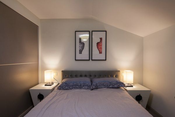 现代风格小卧室床头灯具图片