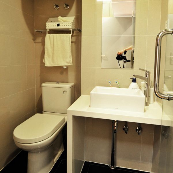 现代风格28平米小户型卫生间装修设计