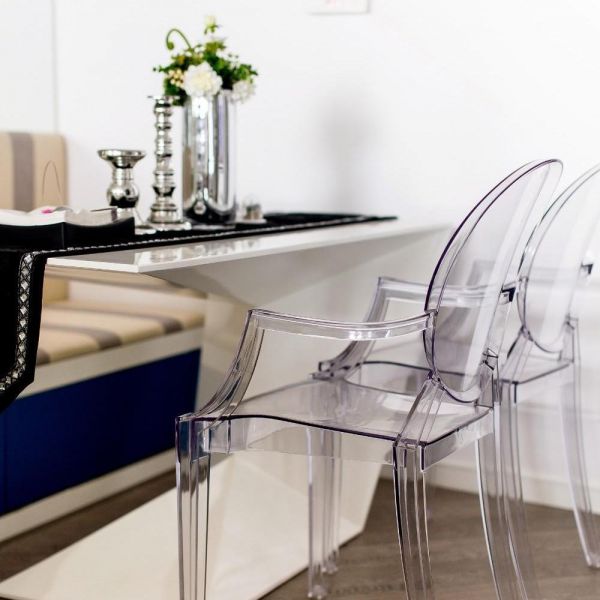 46平米现代风格餐厅创意透明椅子装修设计