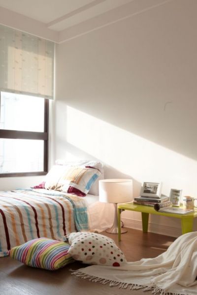 现代简约卧室床头装饰设计效果图