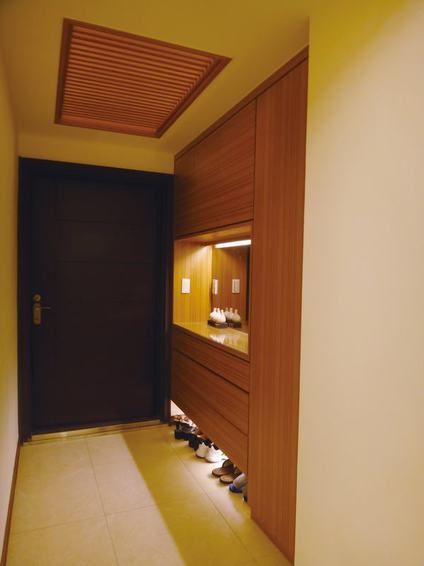 日式现代室内玄关装修图片