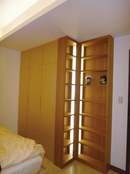 日式公寓卧室衣柜装修效果图片
