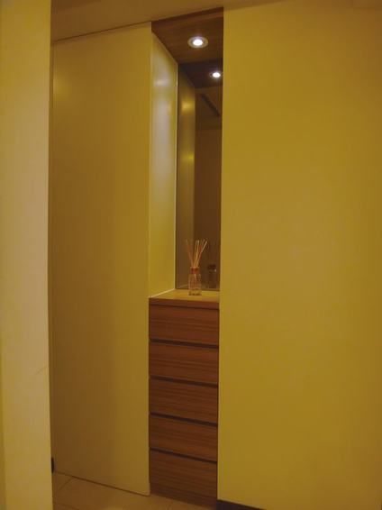 日式公寓玄关装修效果图片