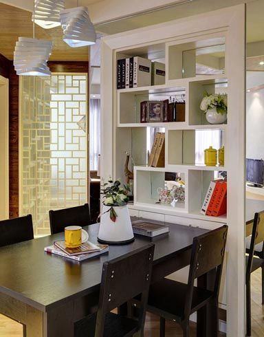 餐厅也可以当做工作台或是书桌使用，多用空间。