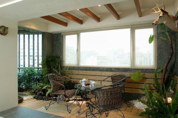 日式现代公寓室内阳台装饰效果图片