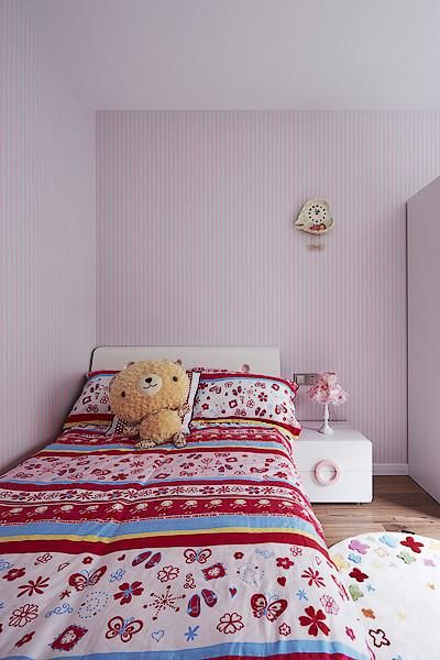 浅紫色现代儿童房装修