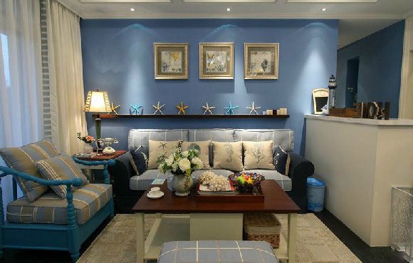 地中海装修风格，整体户型比较规整，空间以淡蓝色与白色的搭配为主色调，让空间显得清新而不沉重。这样小清新的装修风格，让家充满温馨舒适感受。