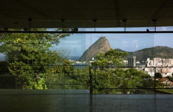 巴西现代主义别墅 结合自然突出个性