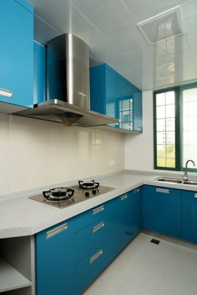 现代蓝色厨房装修设计