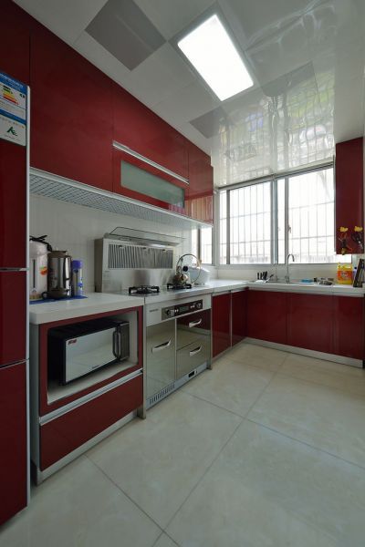 现代红色厨房装潢